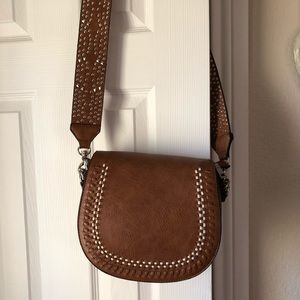 Urban Expressions Crossbody Leather Bag